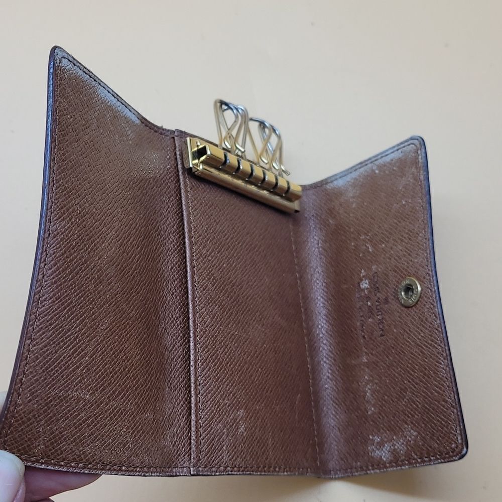 Authentic Louis Vuitton Monogram Keychain Wallet - Picture 4 of 9